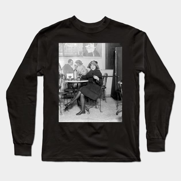 Lady with a Hidden Flask, 1922. Vintage Photo Long Sleeve T-Shirt by historyphoto